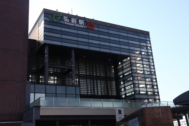 青森駅の外観写真（ロピア青森店の最寄り駅）